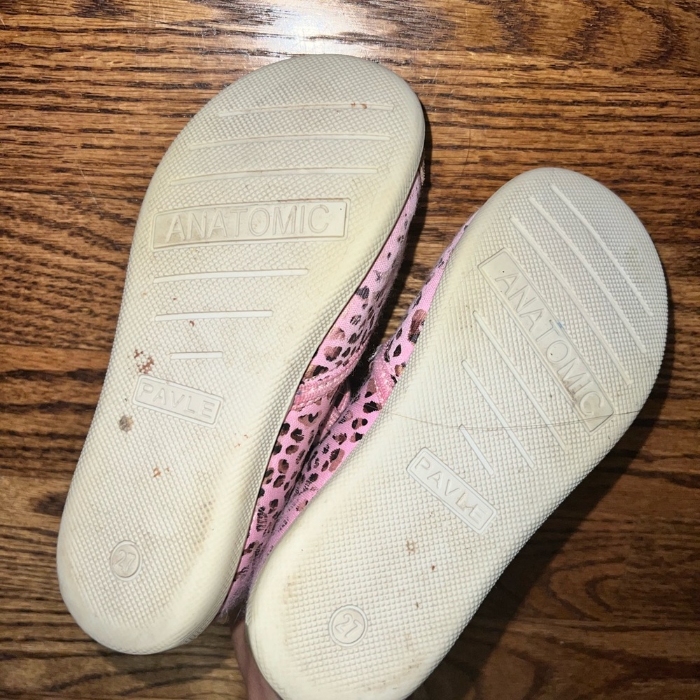 Girl Anatomic (with an arch) Indoor shoes